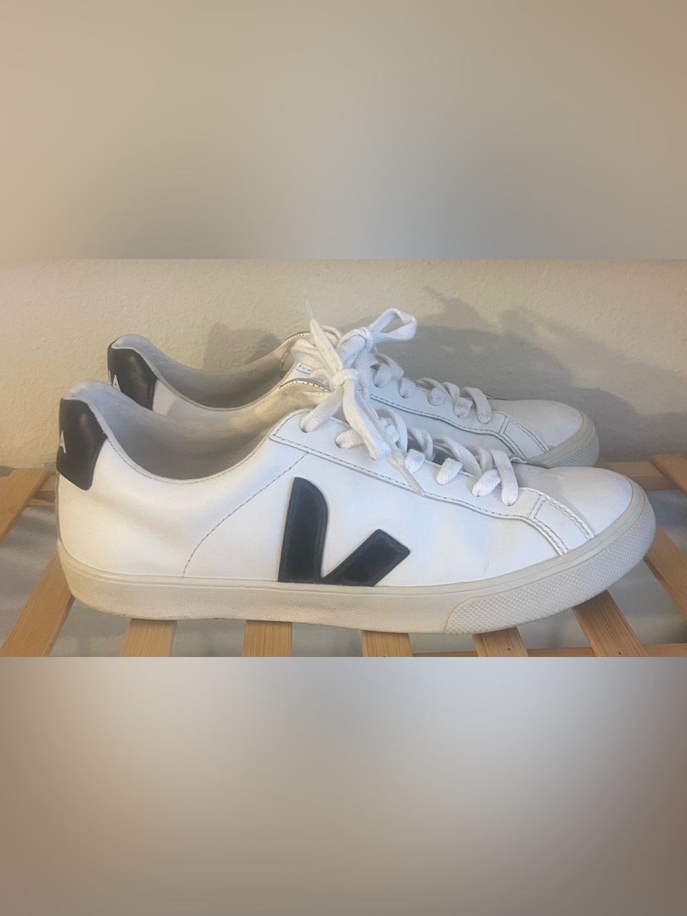 Veja Esplar Sneakers - Picture 2 of 8